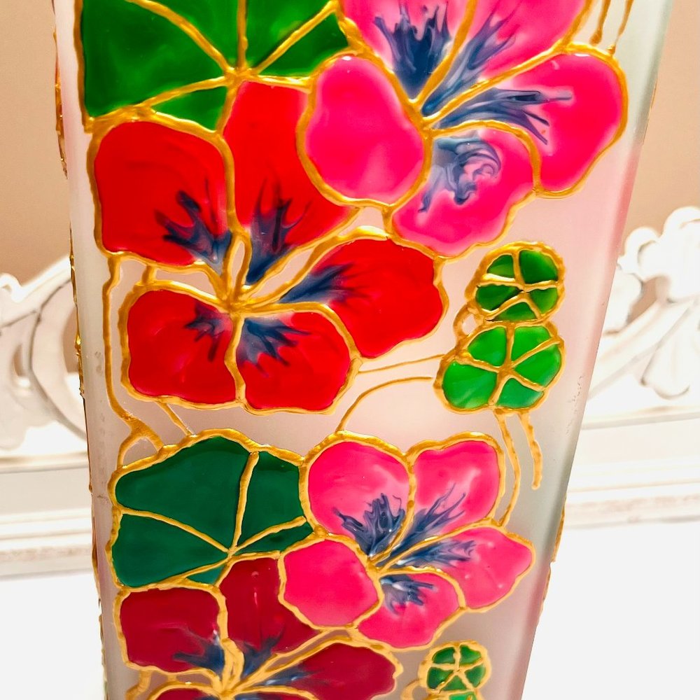 Hand-Painted Stained-Glass Lamp – Floral Design – Handmade in Canada – Unique Ar